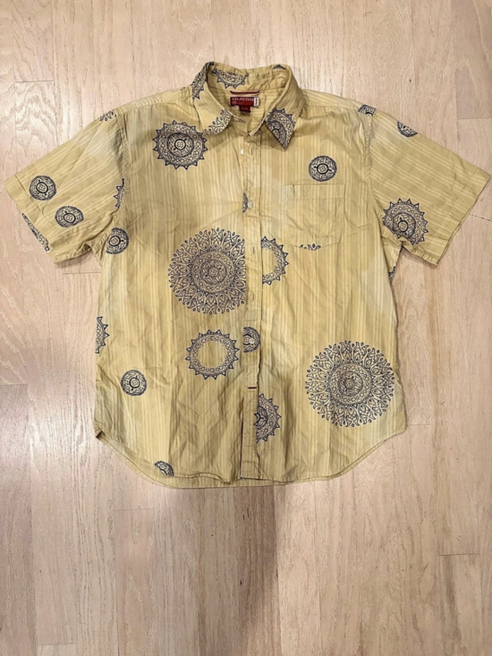 GUESS Men's Geometric Short Sleeve Shirt Size Medium